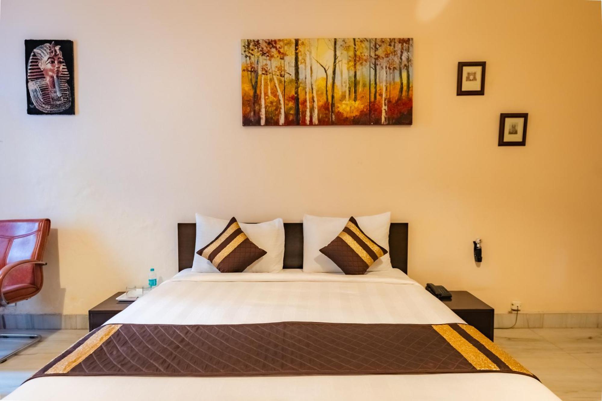 Hotel Saffron Leaf W567 Dehradun Exterior foto